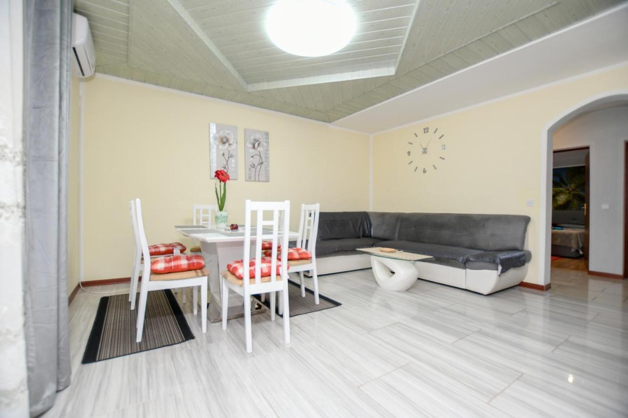 Apartments Katja Porec Exterior photo