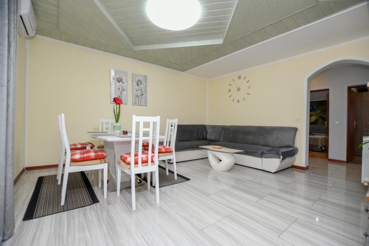 Apartments Katja Porec Exterior photo