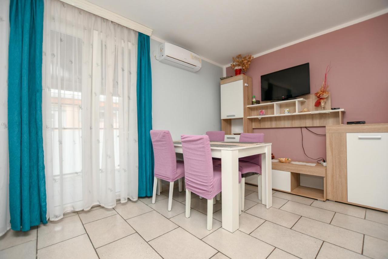 Apartments Katja Porec Exterior photo